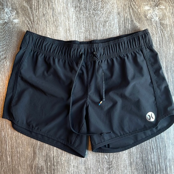 Woman’s Hurley boardshort - Picture 1 of 3